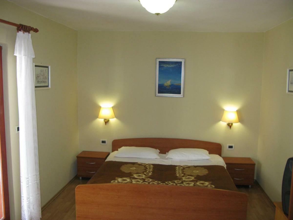 Apartments And Rooms Lanca Banjol Εξωτερικό φωτογραφία